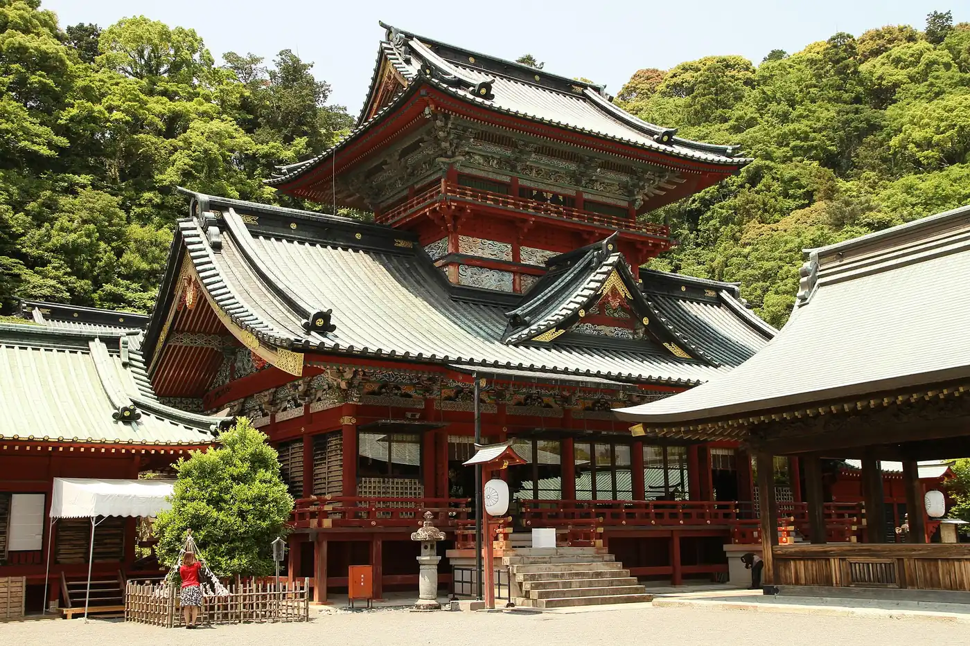 The lacquered worship hall of Shizuoka Sengen Shrine