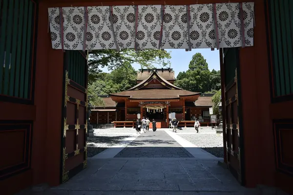 Looking through the gate to the worship hall