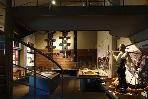 Exhibits on Shimizu's harbour trades