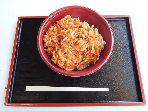A sakura shrimp kakiage rice bowl in Yui