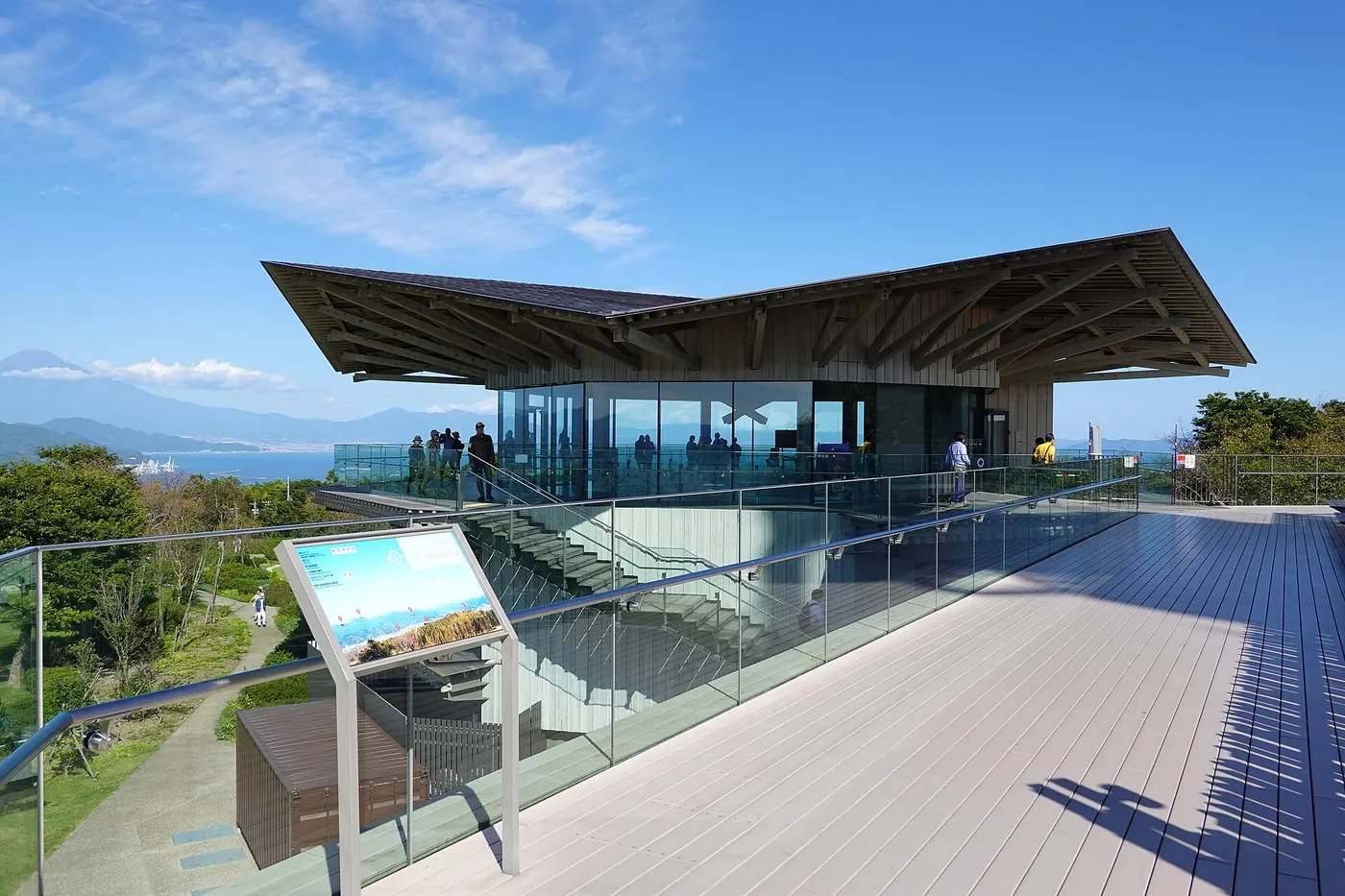 Nihondaira Yume Terrace and its open deck, with Fuji in the distance